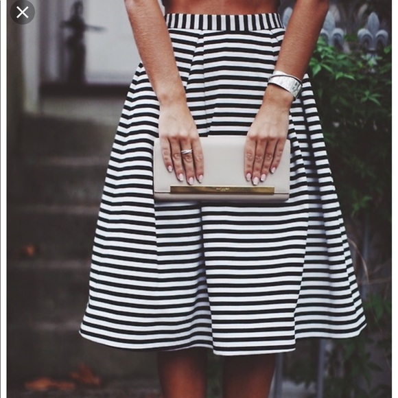 Dresses & Skirts - Striped Midi skirt